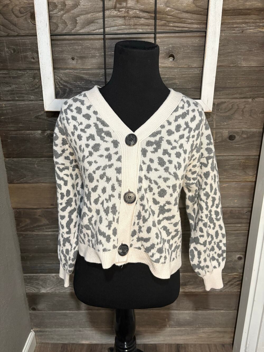 Ann Taylor The Loft 100% cotton crop top cheetah print gray cardigan women's M